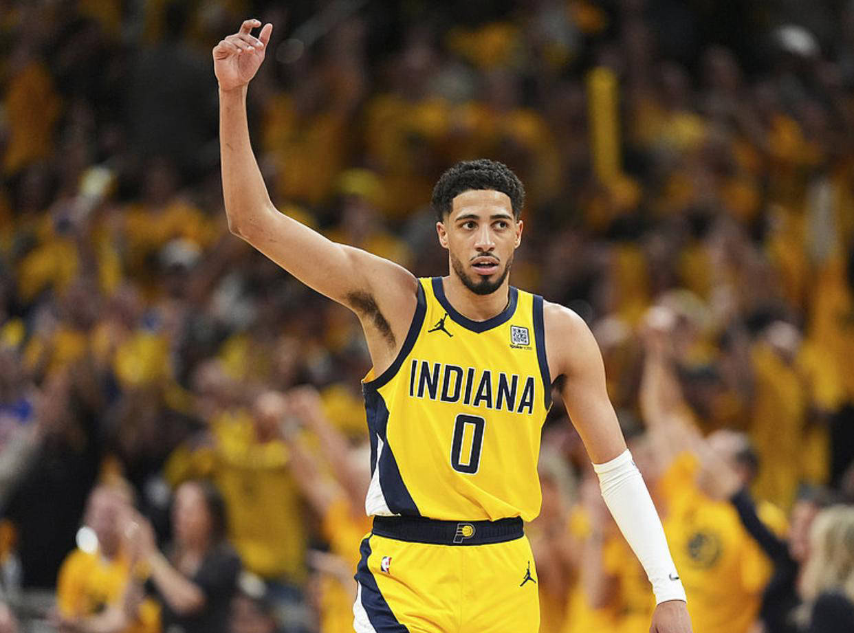  西亚卡姆重返赛场，刷新纪录首场状态出色，日本队观众沸腾！赛场气氛高涨